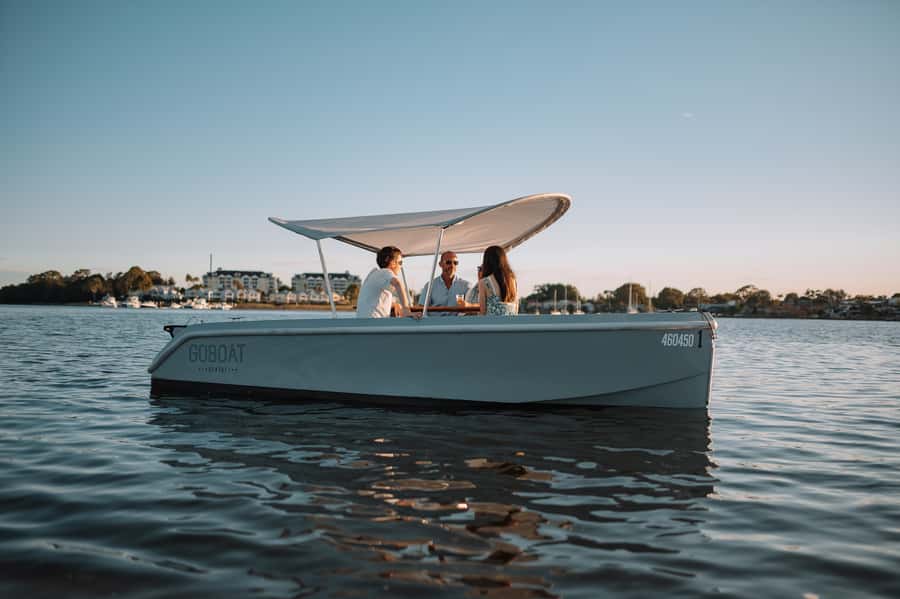 Sydney: Electric Boat Rental from Cabarita Point - The boat experience: an electric picnic craft made for easy cruising