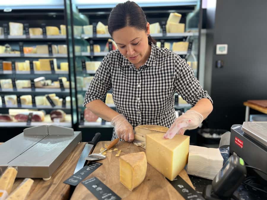 Sydney: Food Tour in Surry Hills with 8 Local Food Tastings - The tastings that are included, and why that lineup is smart