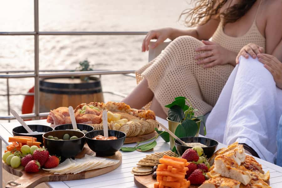 Sydney: Golden Glow Sunset Harbour Cruise with 1 Drink - Key Points Before You Go