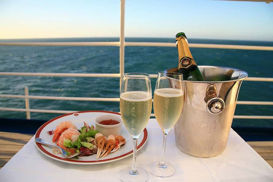 Sydney Harbour: 3-Hour Lunch Cruise with Live Music - Key Things That Make This Cruise Worth It
