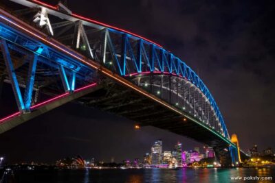 Sydney Harbour: 30 Minute Slow Jet Boat Vivid Cruise