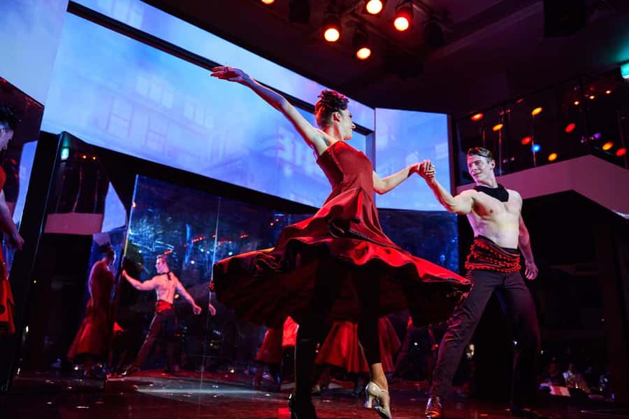 Sydney Harbour: Cabaret Cruise with 3-Course Dinner - Sydney Harbour dinner and cabaret: why this evening works
