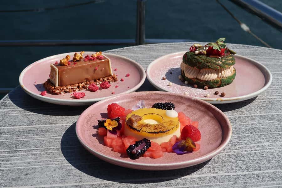 Sydney Harbour: Glass Boat Signature Dinner Cruise - Food, Service, and the Licensed Bar Vibe