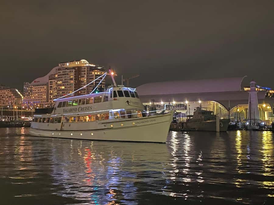 Sydney Harbour: Latin Fiesta Dinner Cruise - Dinner With a View: What the Food Portion Is Like