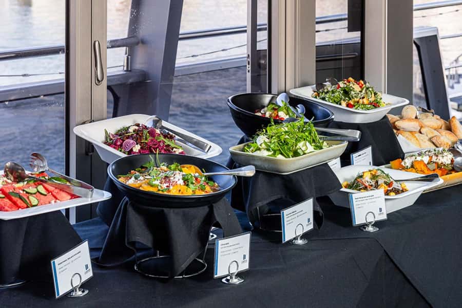 Sydney Harbour Lunch Cruise: 360° Glass Boat Views & Buffet - Drinks on board: when you can order, and when the bar shuts