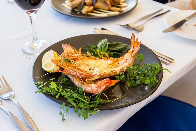Sydney Harbour Progressive Long Lunch Cruise - Drinks and service: open bar included, and it affects the mood of the day