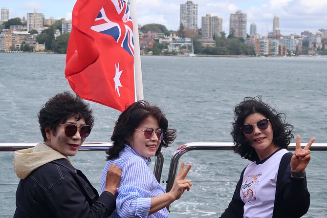 Sydney Harbour Sightseeing Cruise with Live Commentary - Live commentary: how the stories connect to what you see