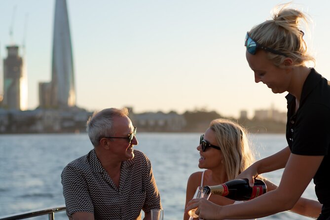 Sydney Harbour Twilight Cruise - Australian Champagne and the Mood Shift You Can Feel
