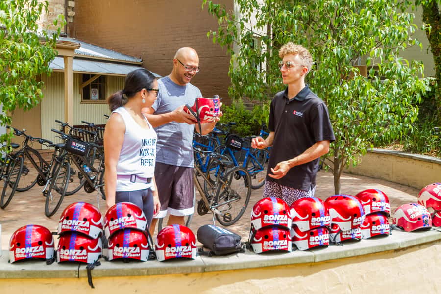 Sydney: Iconic Sights 4-Hour Bike Tour - Bikes, helmets, and safety rules you will actually feel
