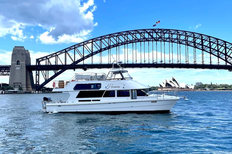 Sydney: Intimate Vivid Harbour Cruise with Canapes - A good Vivid plan starts at Walsh Bay