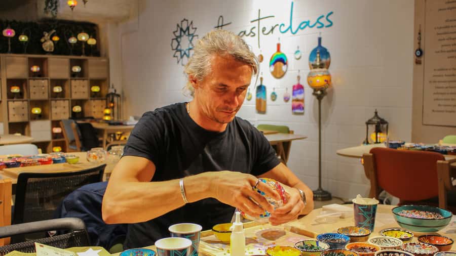 Sydney: Mosaic Art Classes - Turkish Lamp Workshop - Who this Turkish mosaic lamp workshop suits best