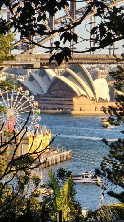 Opera & Harbour Bridge Small-Group Kayak Tour