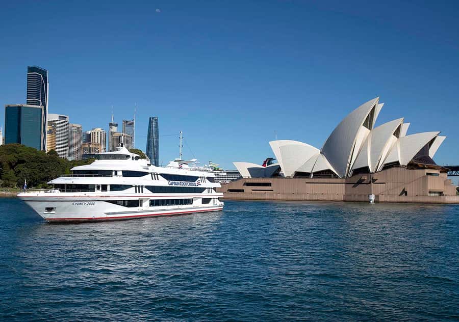 Sydney: Relaxing High Tea Cruise on Sydney Harbour - Service, Comfort, and What to Watch For on a Busy Boat