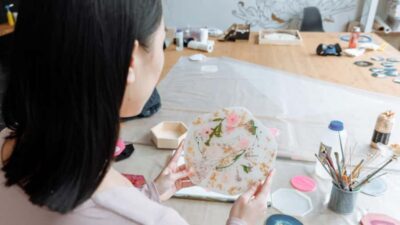 Resin Art Classes – Cheeseboards & Coasters