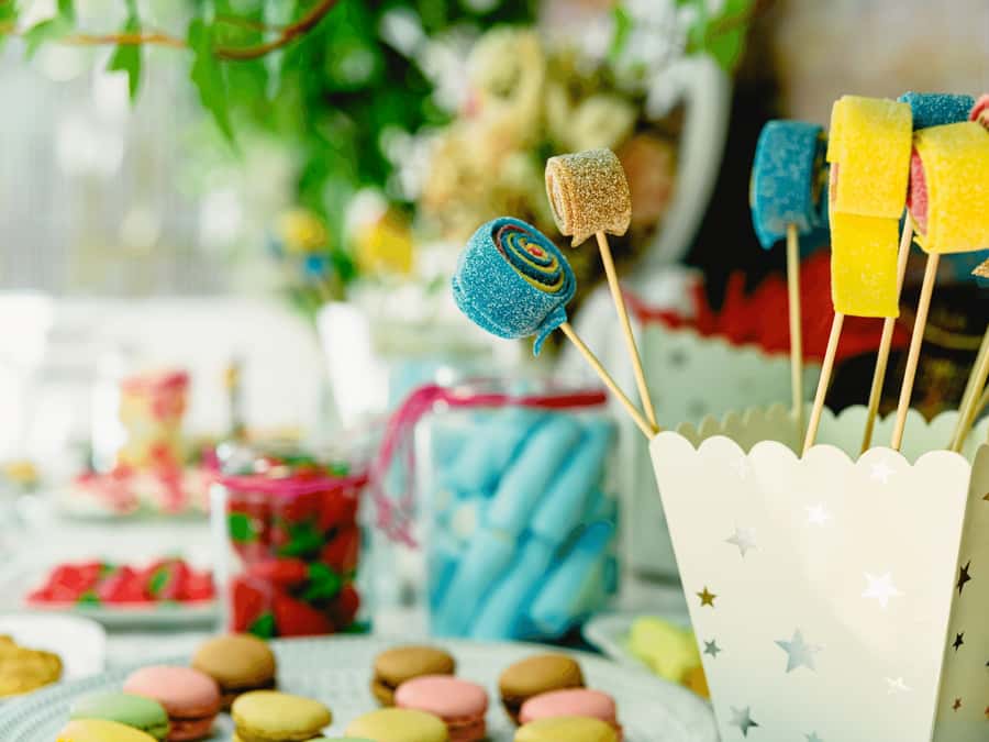 Sydney: Retro Party Cruise in Sydney Harbour with Snacks - Who should book this retro party cruise?