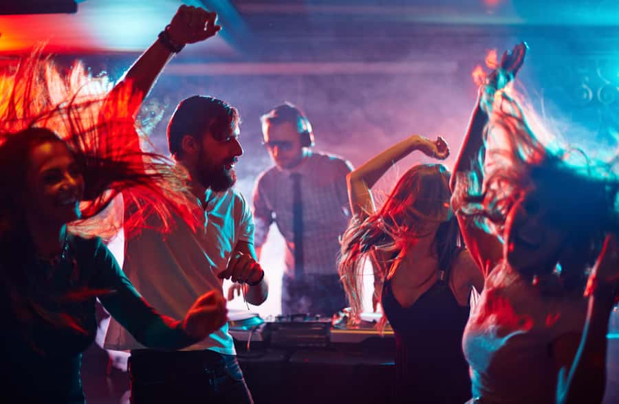 Sydney: Retro Party Cruise in Sydney Harbour with Snacks - Price and value: is $70 worth it?