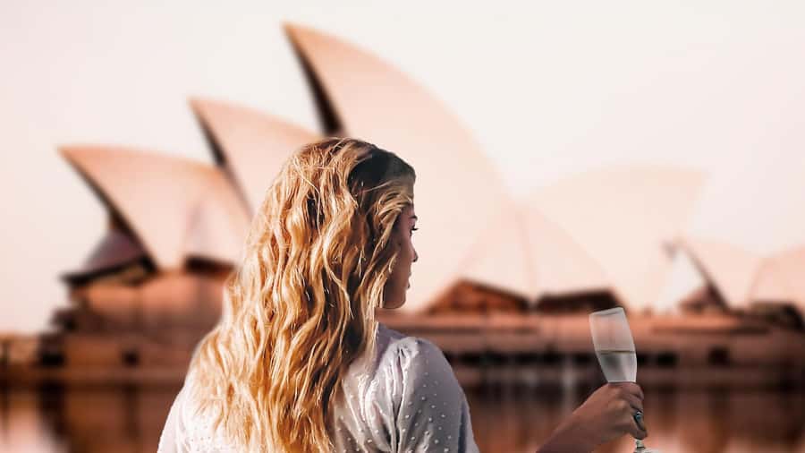 Sydney: Sydney Harbor Lunch Cruise with Welcome Drink - Service and comfort: why staff support matters on a ship