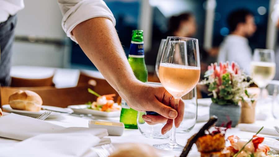 Sydney: Sydney Harbor Lunch Cruise with Welcome Drink - Who this Sydney cruise is best for