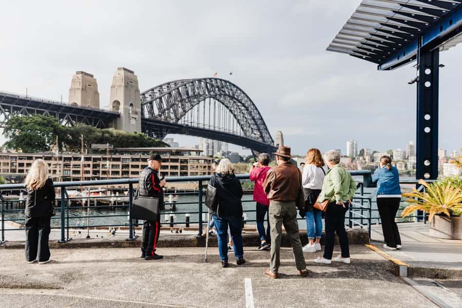 Sydney: The Rocks & Sydney Harbour Guided Walking Tour - Meeting your guide and getting your bearings quickly