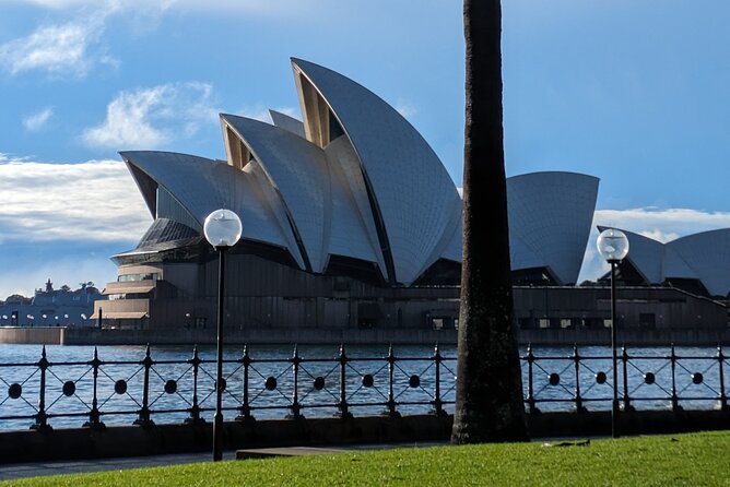 Sydney, The Rocks, Watsons Bay, Bondi Beach FULL DAY PRIVATE TOUR - Mrs Macquarie’s Chair and Royal Botanic Garden Sydney, the best classic skyline frames