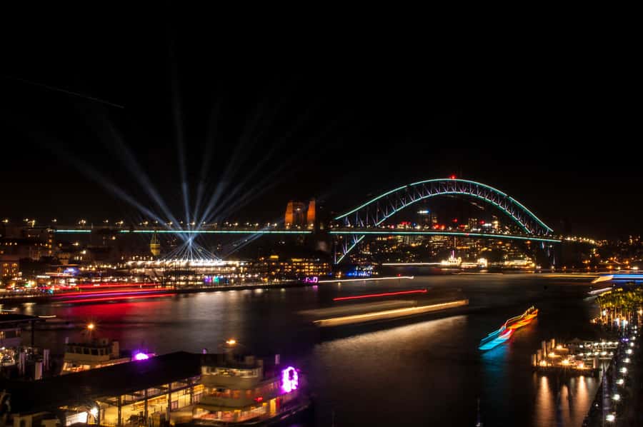 Sydney: Vivid Festival of Light Harbor Cruise with Dinner - Why this Vivid harbor cruise works when the city gets packed