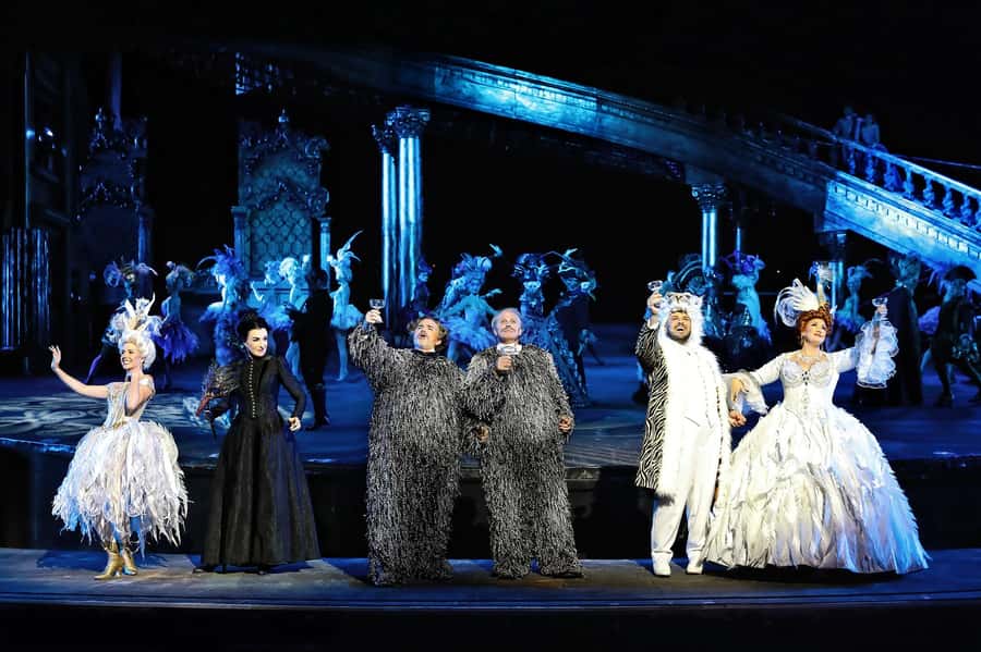 The Phantom of the Opera on Sydney Harbour Tickets - The Evening Flow: From Themed Dining to 160 Minutes of Theatre