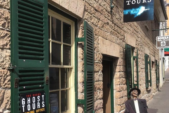 The Rocks Ghost Tours with Guide in Sydney - Getting the route: narrow lanes, locked gates, and stair sections