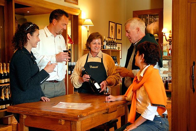 Waves Waterfalls and Wineries Full-Day Southern Highlands Private Tour - Georgian-Era Town Vibes and a Winery Lunch That Shapes the Afternoon